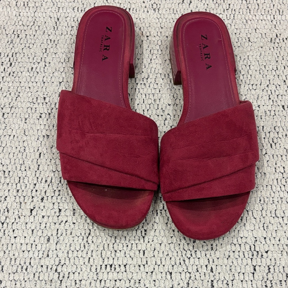 Zara Women's Burgundy Suede Mules